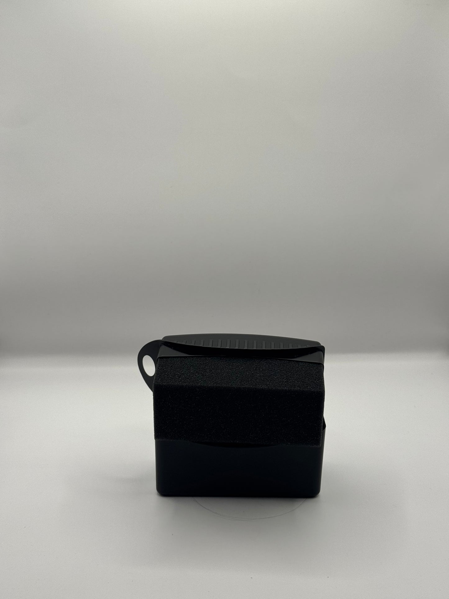 Black soft tyre shine sponge